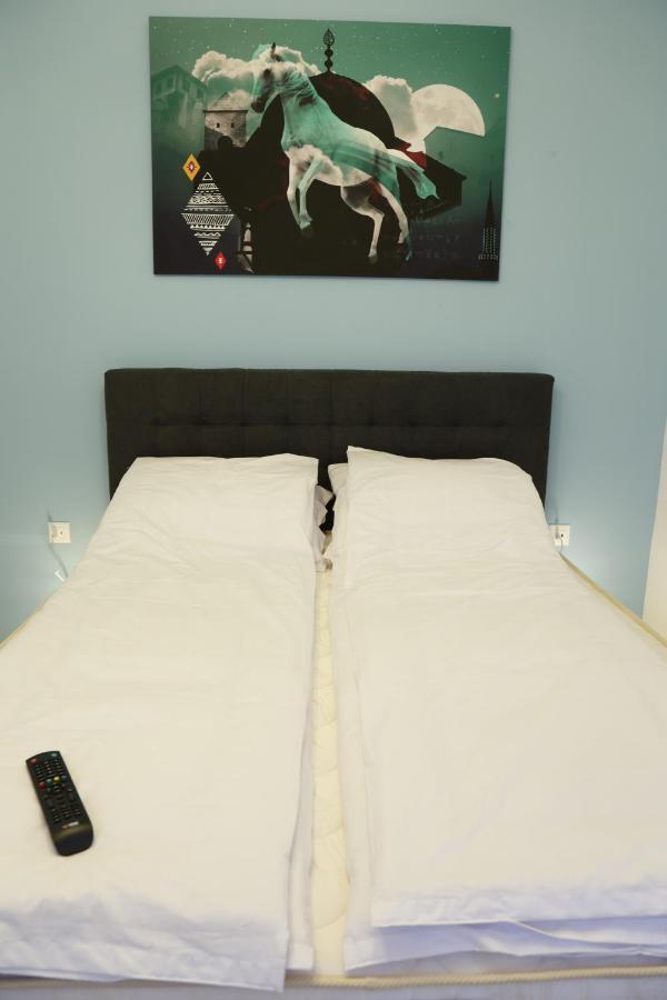 Blue And Rose Cozy - Quiet In The Best Location - Self Check-In - 5Th Floor With Elevator Sarajevo Ngoại thất bức ảnh