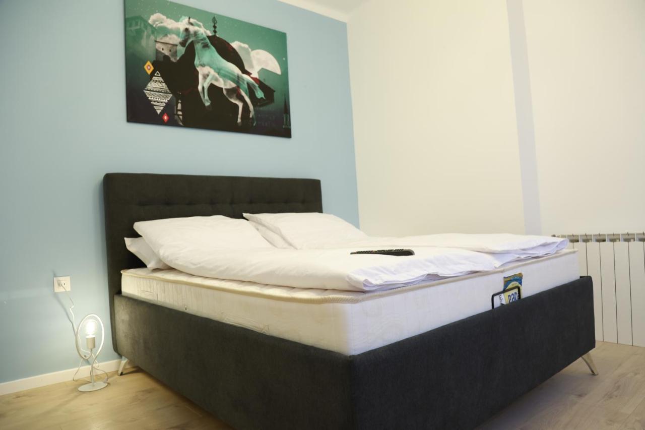 Blue And Rose Cozy - Quiet In The Best Location - Self Check-In - 5Th Floor With Elevator Sarajevo Ngoại thất bức ảnh